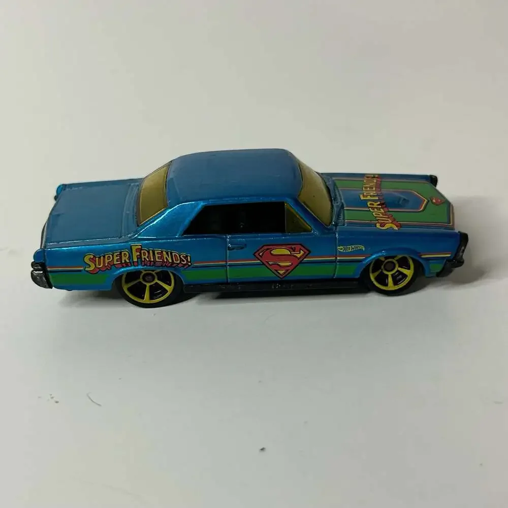 Hot Wheels Super Friends 1967 Pontiac GTO Diecast Car